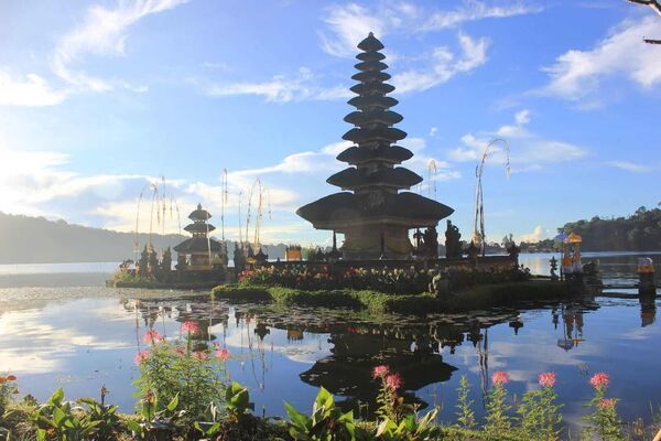 Ulun Danu Beratan Temple Wants to Attract a Million Tourists